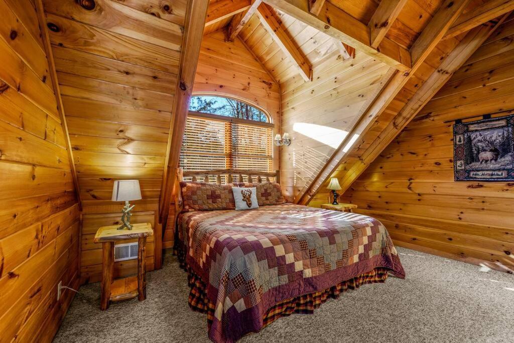 Charming Cabin W/ Hot Tub, Game Room, Top Location Пиджен-Фордж Экстерьер фото