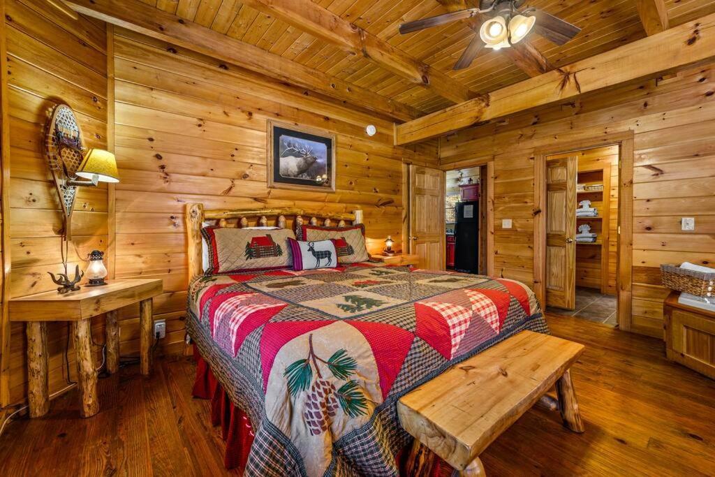 Charming Cabin W/ Hot Tub, Game Room, Top Location Пиджен-Фордж Экстерьер фото