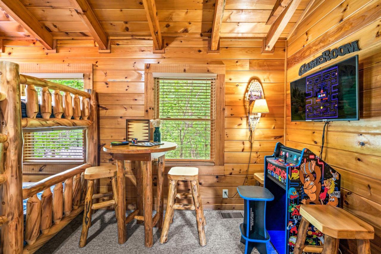 Charming Cabin W/ Hot Tub, Game Room, Top Location Пиджен-Фордж Экстерьер фото