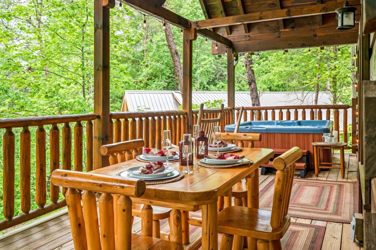 Charming Cabin W/ Hot Tub, Game Room, Top Location Пиджен-Фордж Экстерьер фото